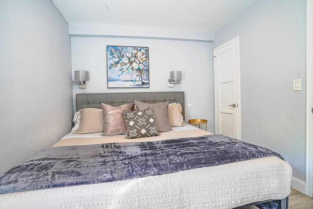 Modern Coastal Downtown, King Bed, Work Desk, Kitchen Villa Seattle Exterior photo